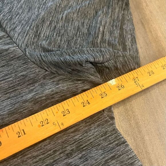 Under Armour Grey Athletic Workout Golf Polo Shirt Men 2XL Bin M-49 - Picture 3 of 6